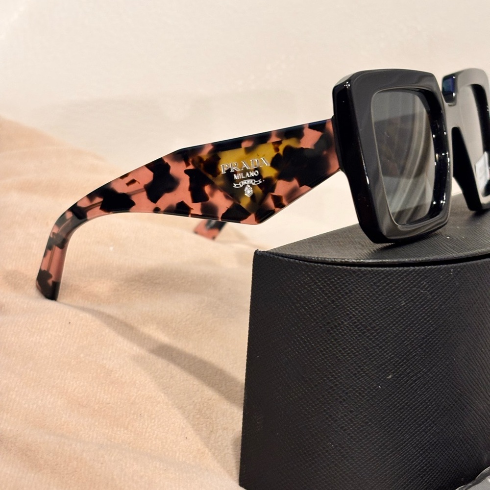 PRADA PR 23YS Black & Pink Tortoise Shell Sunglasses NWT RETAIL $600+ - Picture 3 of 12